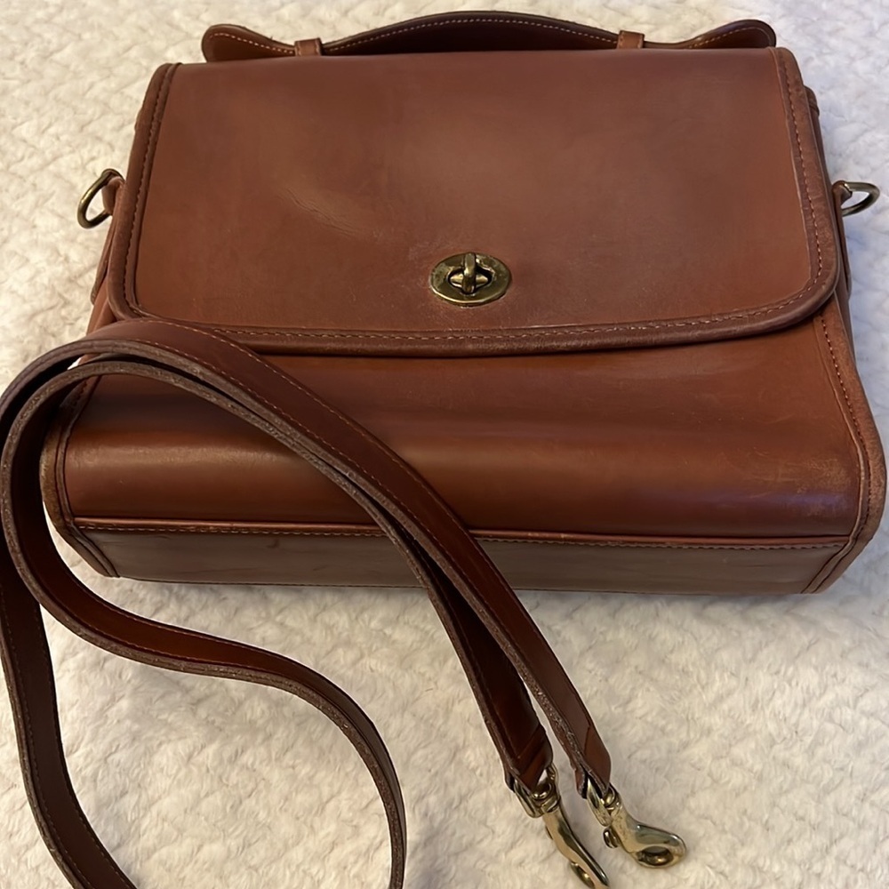 Coach Vintage 9870 British Tan Leather Shoulder Bag – Rare Classic - Picture 13 of 13